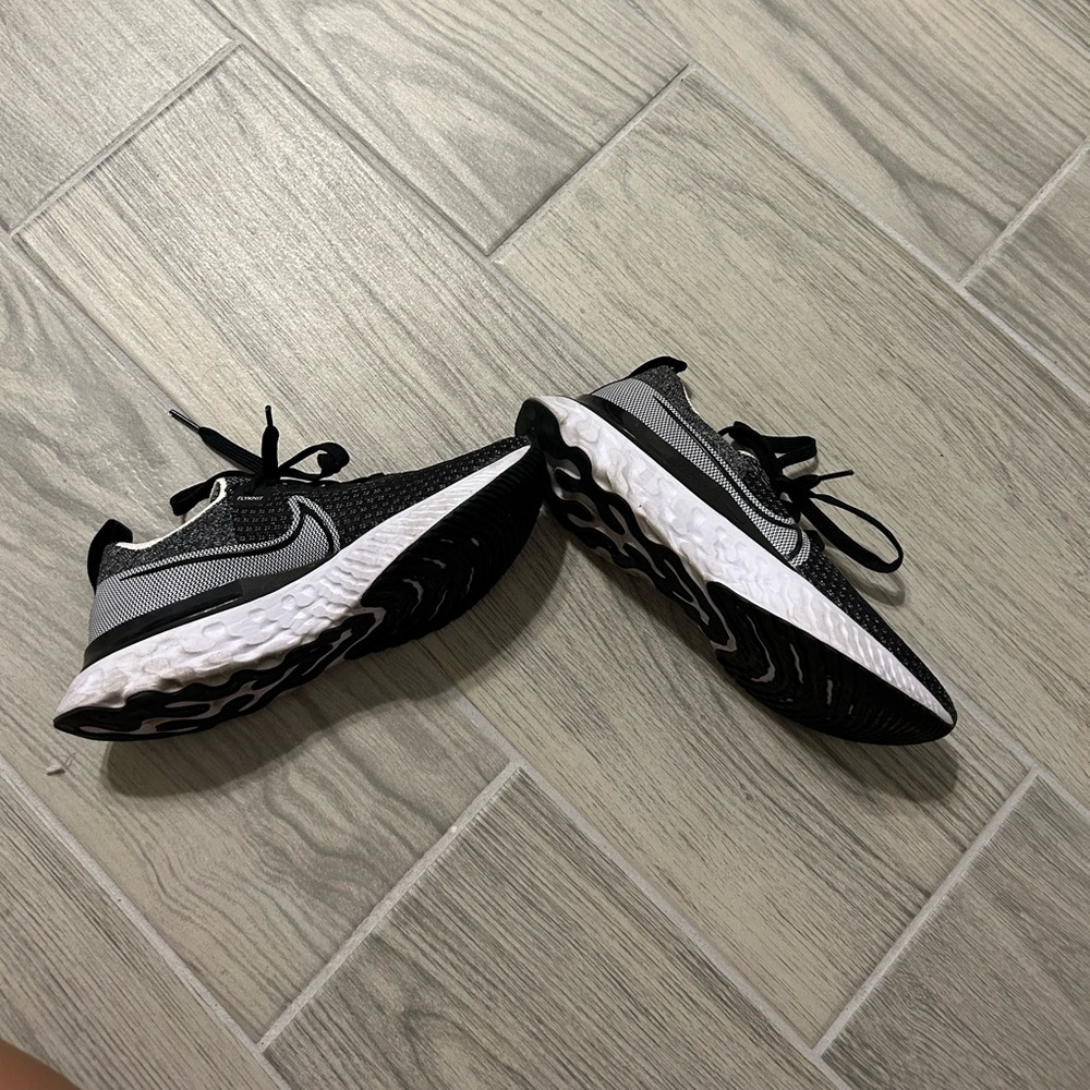 Nike Infinity Reacts - Picture 5 of 10